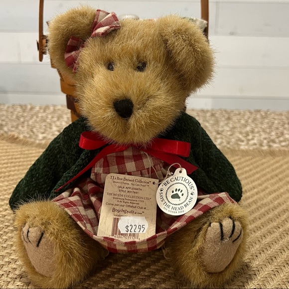 Boyd’s Bear ‘TJ’s Best Dressed Collection’ “Gala Applesmith” - Picture 5 of 9